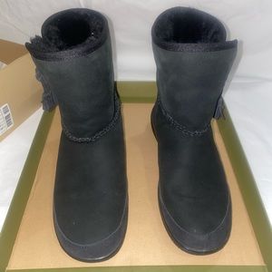 NIB. UK brand: hotter Zermatt Sheepskin black winter boots